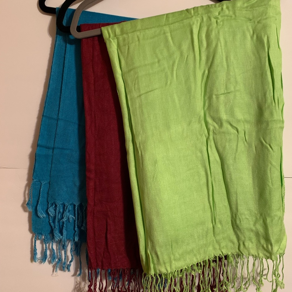 Pashmina scarves, bundle of 3. Took out of packaging for picture. Beautiful!